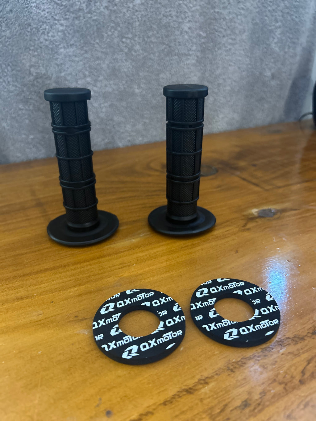 Waffle style black grips