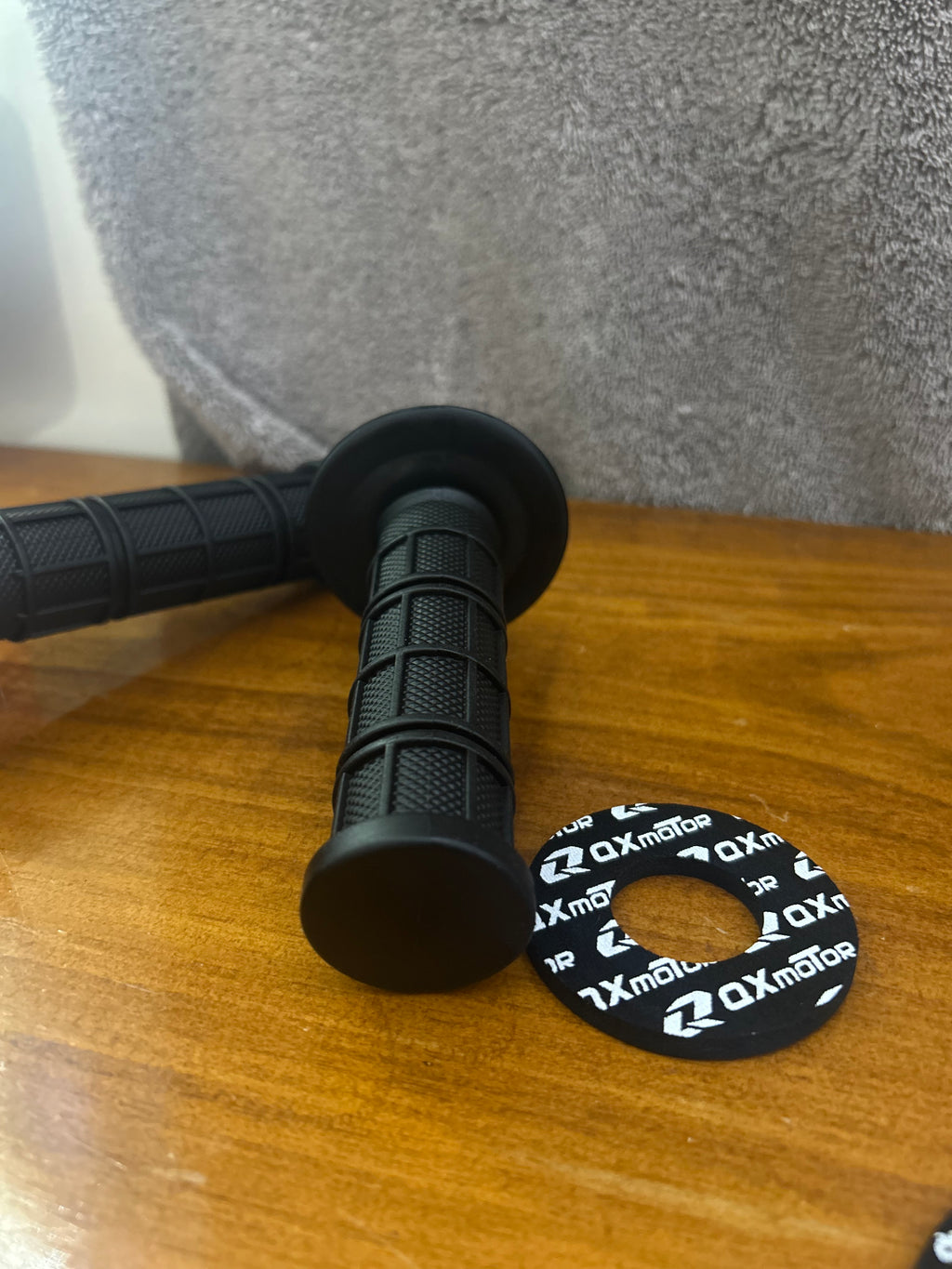 Waffle style black grips