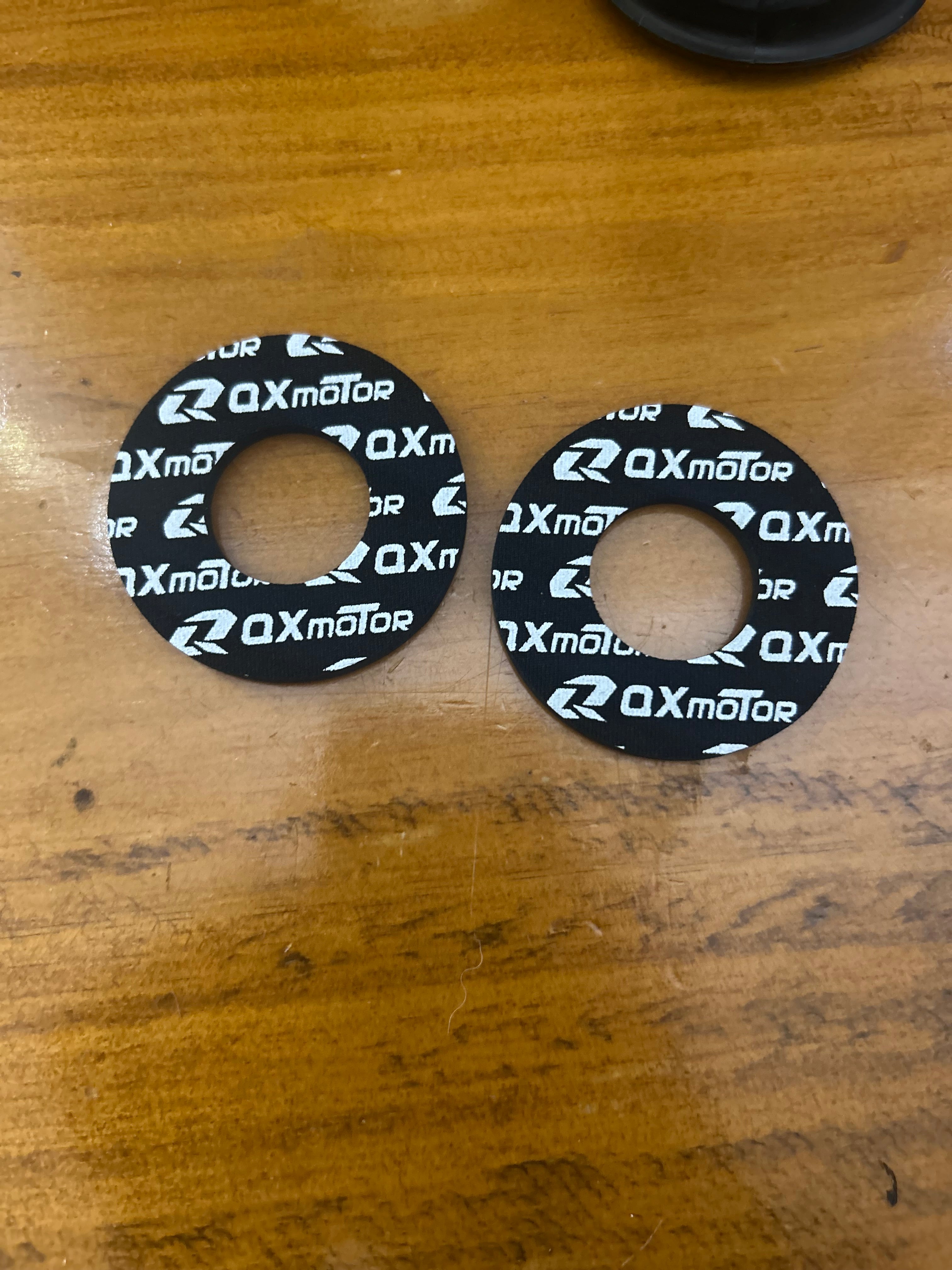 Waffle style black grips